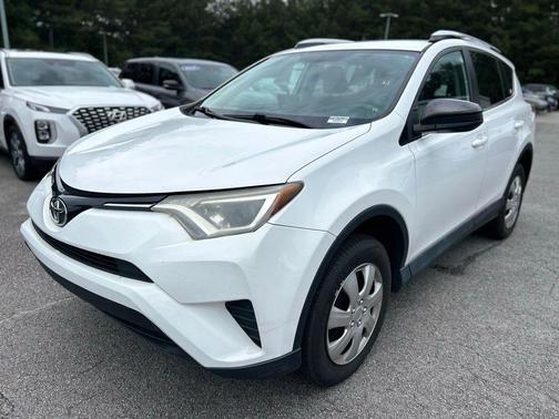 Super White 2016 Toyota RAV4 LE