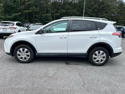 Super White 2016 Toyota RAV4 LE