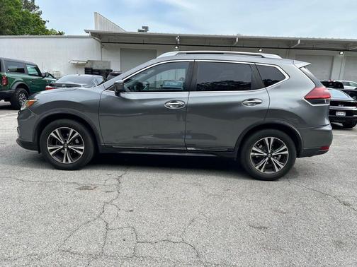Gun Metallic 2018 Nissan Rogue SL