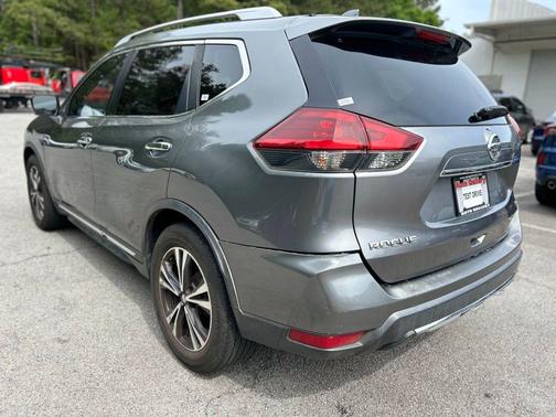 Gun Metallic 2018 Nissan Rogue SL