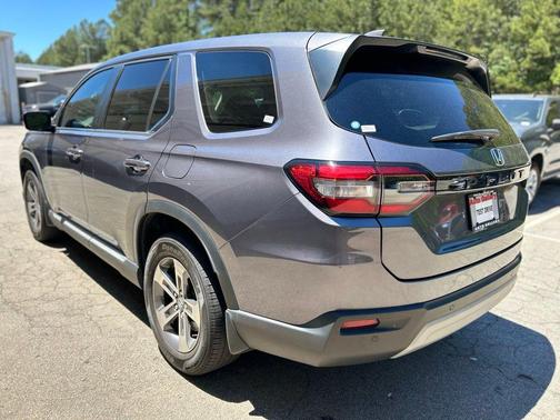 Modern Steel Metallic 2025 Honda Pilot EX-L