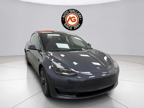 Midnight Silver Metallic 2023 Tesla Model 3 Standard Range
