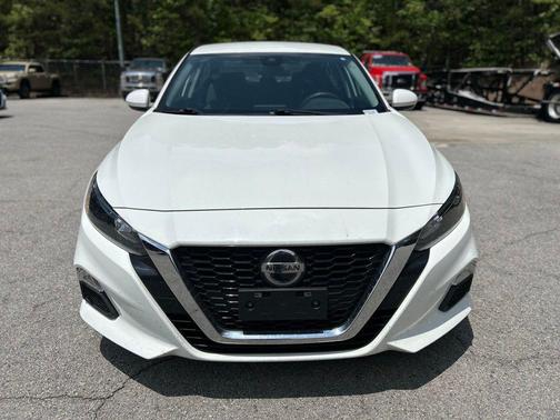 Glacier White 2022 Nissan Altima S FWD