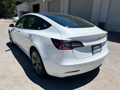 Pearl White Multi-Coat 2023 Tesla Model 3 Standard Range