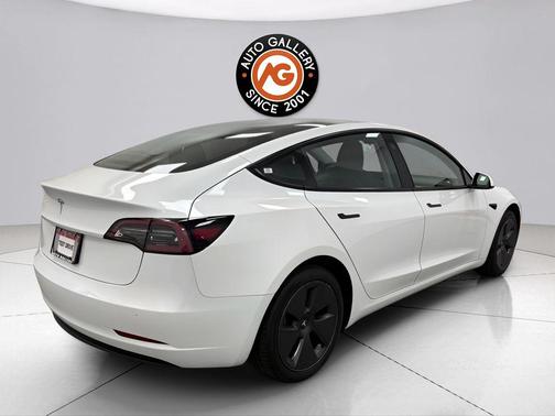 Pearl White Multi-Coat 2023 Tesla Model 3 Standard Range