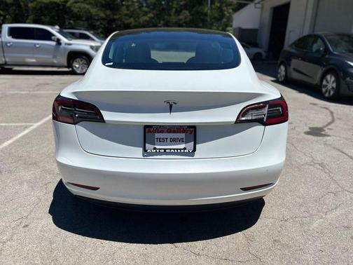 Pearl White Multi-Coat 2023 Tesla Model 3 Standard Range