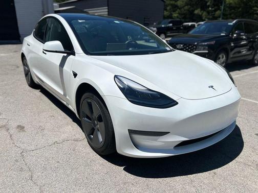 Pearl White Multi-Coat 2023 Tesla Model 3 Standard Range