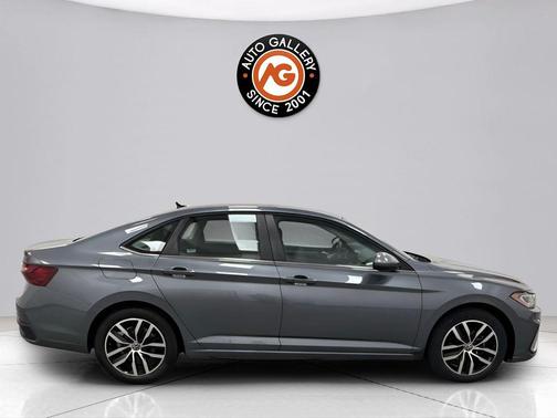 Gray 2025 Volkswagen Jetta 1.5T SE