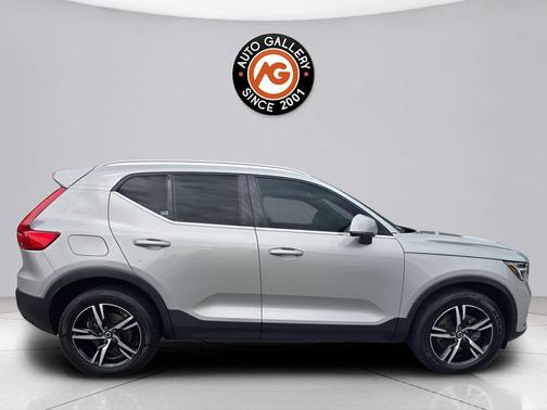 Silver 2023 Volvo XC40 B5 Plus Bright Theme