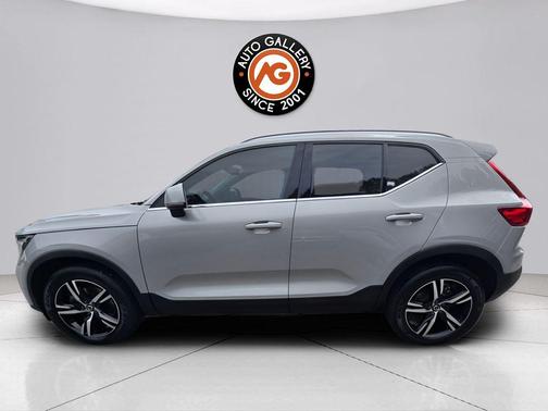 Silver 2023 Volvo XC40 B5 Plus Bright Theme