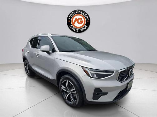 Silver 2023 Volvo XC40 B5 Plus Bright Theme