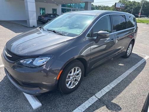 2023 Chrysler Voyager LX