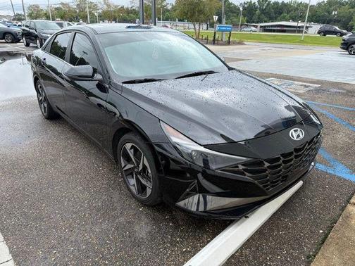 2022 Hyundai ELANTRA Limited