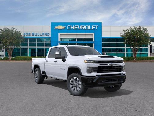 Summit White 2026 Chevrolet Silverado 2500 Custom