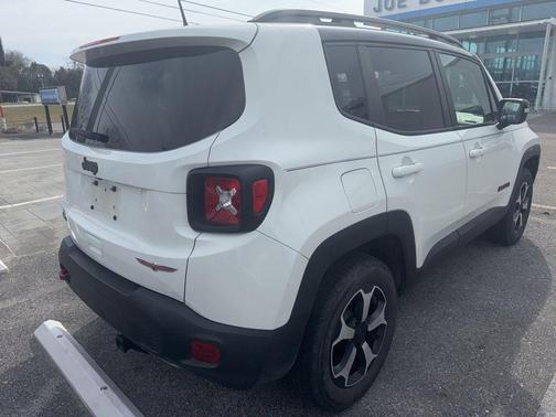 2022 Jeep Renegade Trailhawk