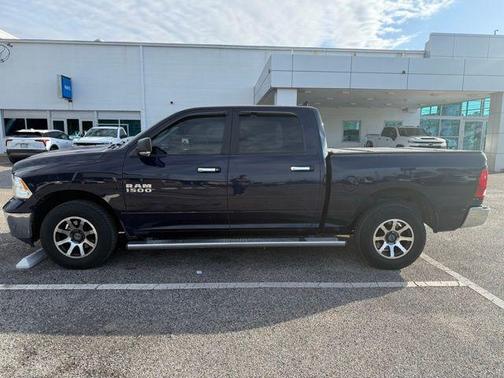2017 RAM 1500 SLT