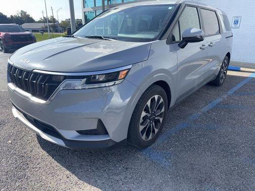 2024 Kia Carnival EX