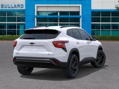 Summit White 2026 Chevrolet Trax LT