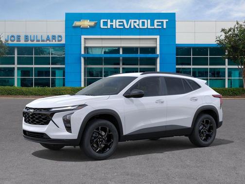 Summit White 2026 Chevrolet Trax LT