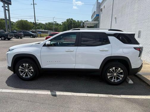 Summit White 2025 Chevrolet Equinox 1LT