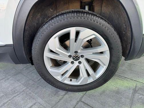 2021 Volkswagen Atlas 3.6L SE w/Technology