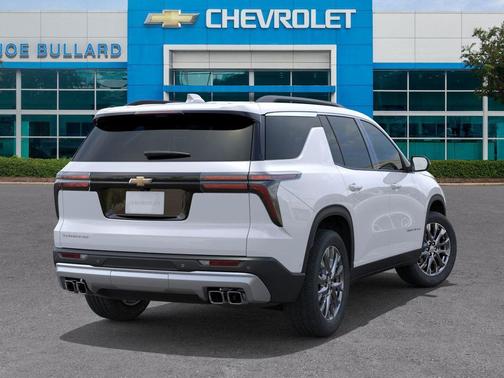 Polar White Tricoat 2026 Chevrolet Traverse LT