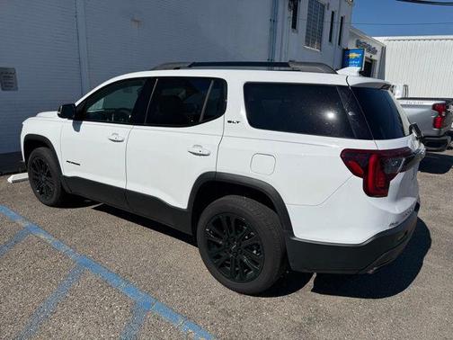 2023 GMC Acadia FWD SLT