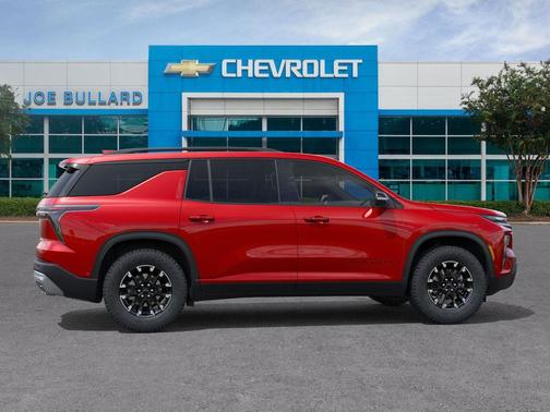 Radiant Red Tintcoat 2026 Chevrolet Traverse AWD Z71