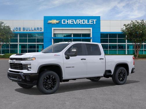Summit White 2026 Chevrolet Silverado 2500 Custom