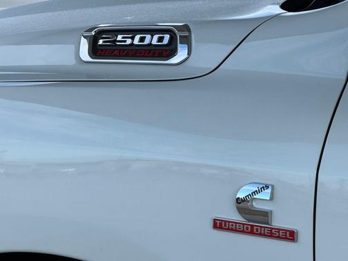 2023 RAM 2500 Laramie Crew Cab 4x4 6'4' Box