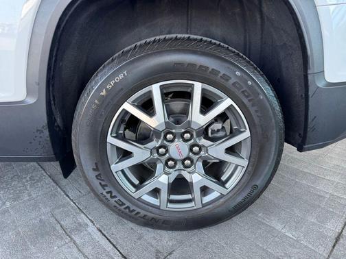 White Frost Tricoat 2023 GMC Acadia FWD SLT