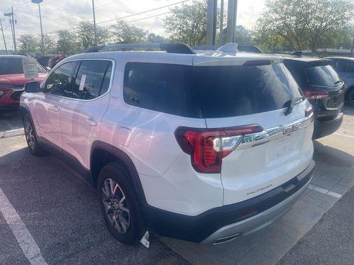 White Frost Tricoat 2023 GMC Acadia FWD SLT