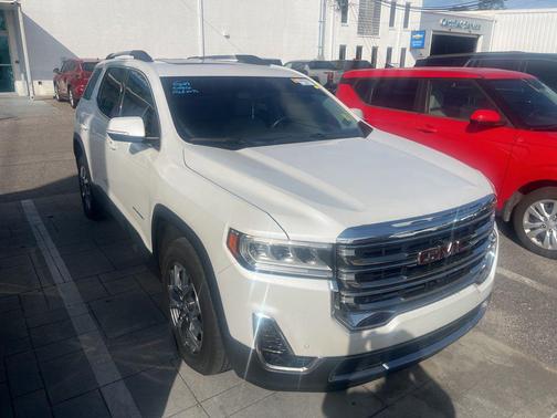 White Frost Tricoat 2023 GMC Acadia FWD SLT