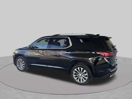 Mosaic Black Metallic 2023 Chevrolet Traverse Premier