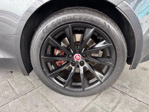 2017 Jaguar F-TYPE Premium