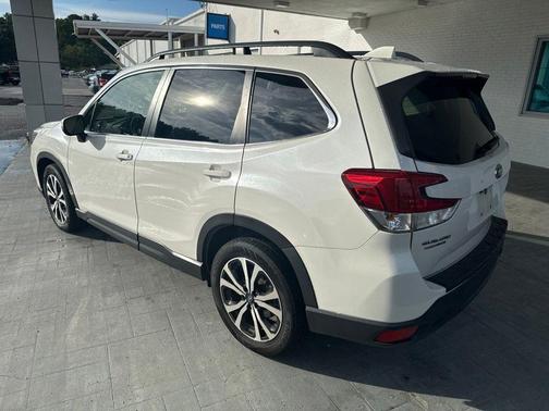 Crystal White Pearl 2020 Subaru Forester Limited
