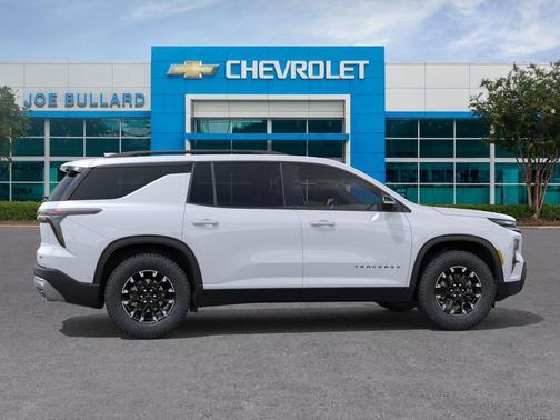 Polar White Tricoat 2026 Chevrolet Traverse AWD Z71