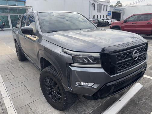 2023 Nissan Frontier SV