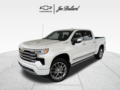 Crystal White Tricoat 2025 Chevrolet Silverado 1500 High Country