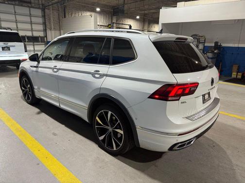 2022 Volkswagen Tiguan 2.0T SEL R-Line 4MOTION