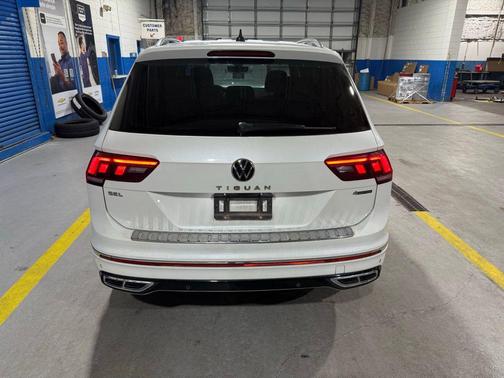 2022 Volkswagen Tiguan 2.0T SEL R-Line 4MOTION