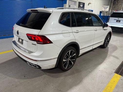 2022 Volkswagen Tiguan 2.0T SEL R-Line 4MOTION