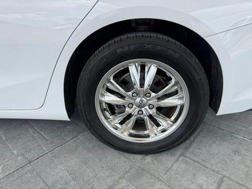 Summit White 2020 Chevrolet Malibu FWD LT