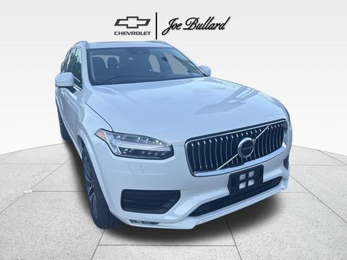 2021 Volvo XC90 T6 Momentum