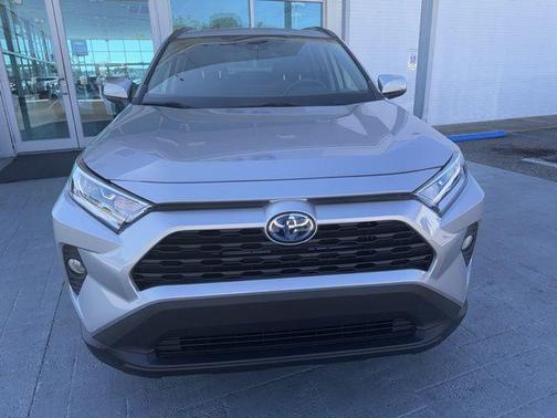 2020 Toyota RAV4 Hybrid XLE
