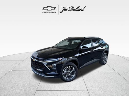 Mosaic Black Metallic 2025 Chevrolet Trax LT