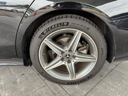 Black 2018 Mercedes-Benz E-Class E 300