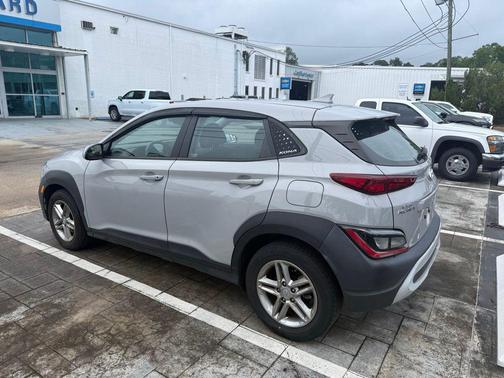 Cyber Silver 2022 Hyundai KONA SE