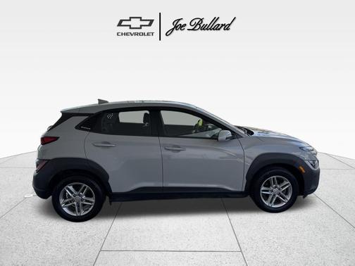 Cyber Silver 2022 Hyundai KONA SE