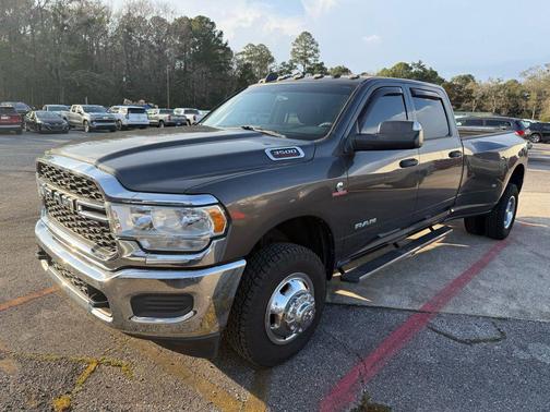 2019 RAM 3500 Tradesman Crew Cab 4x4 8' Box